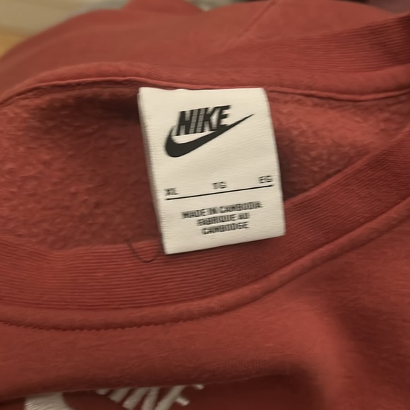 Nike Crewneck Red-Orange Size : Kids XL - Picture 2 of 2